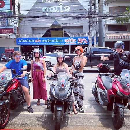 Together Backpackers Hostel Chiang Rai Exteriör bild